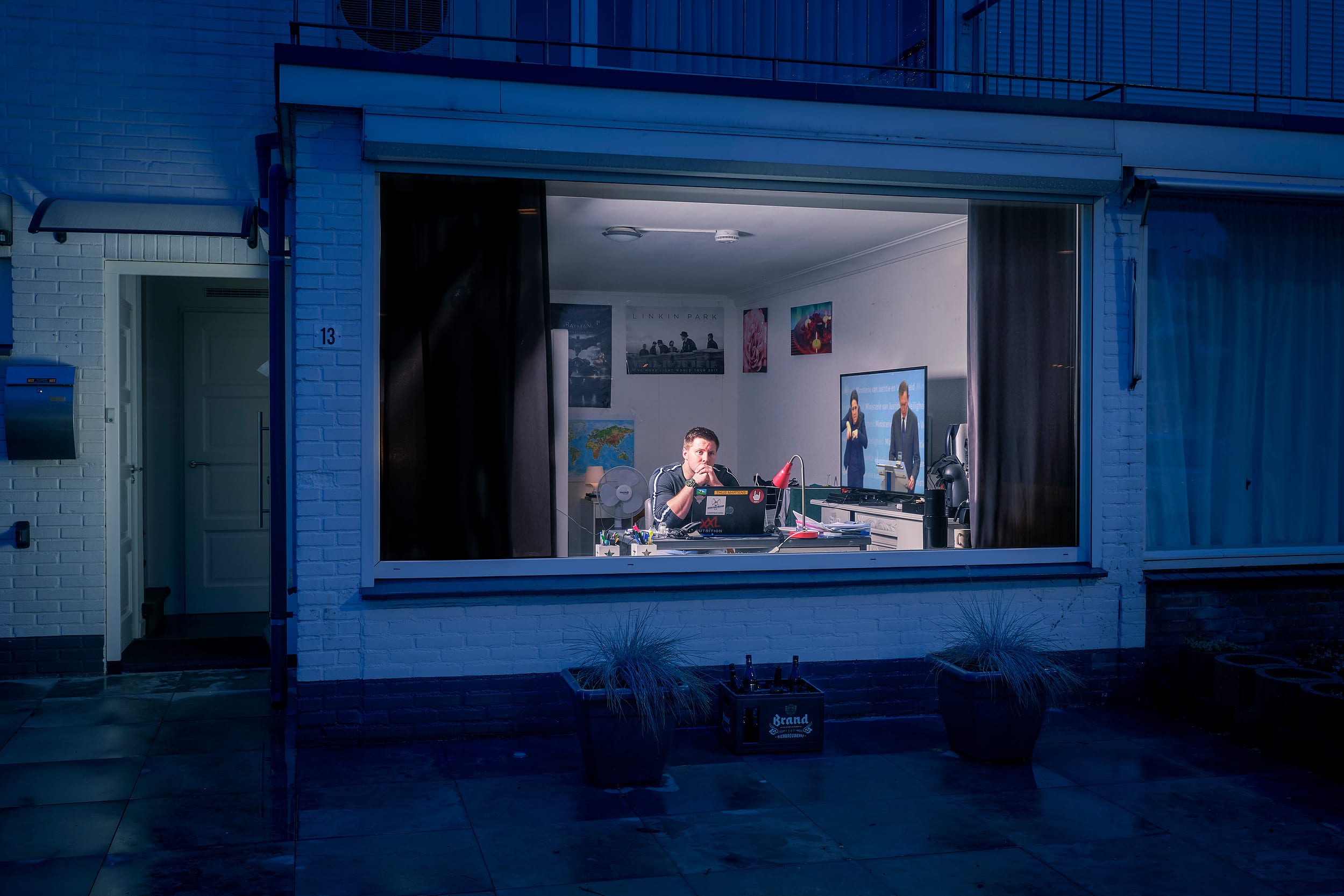 Thijs at his desk in a student room during lockdown